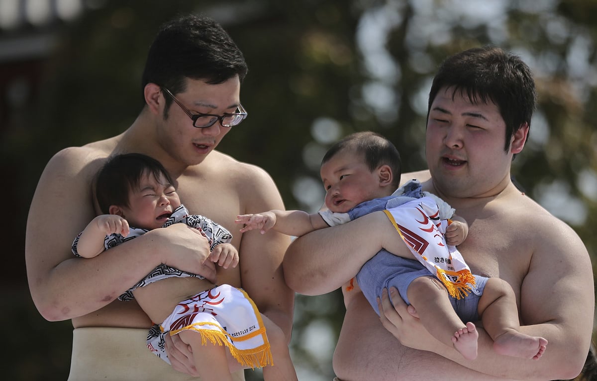 ஜப்பானில் குறைந்துவரும் குழந்தைப் பிறப்பு! இதுவரை இல்லாத அளவுக்கு 2023-ல் மோசம்!