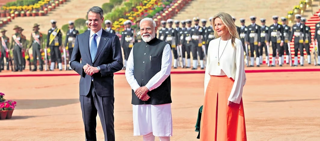 பழைய உறவு; புதிய நட்பு!