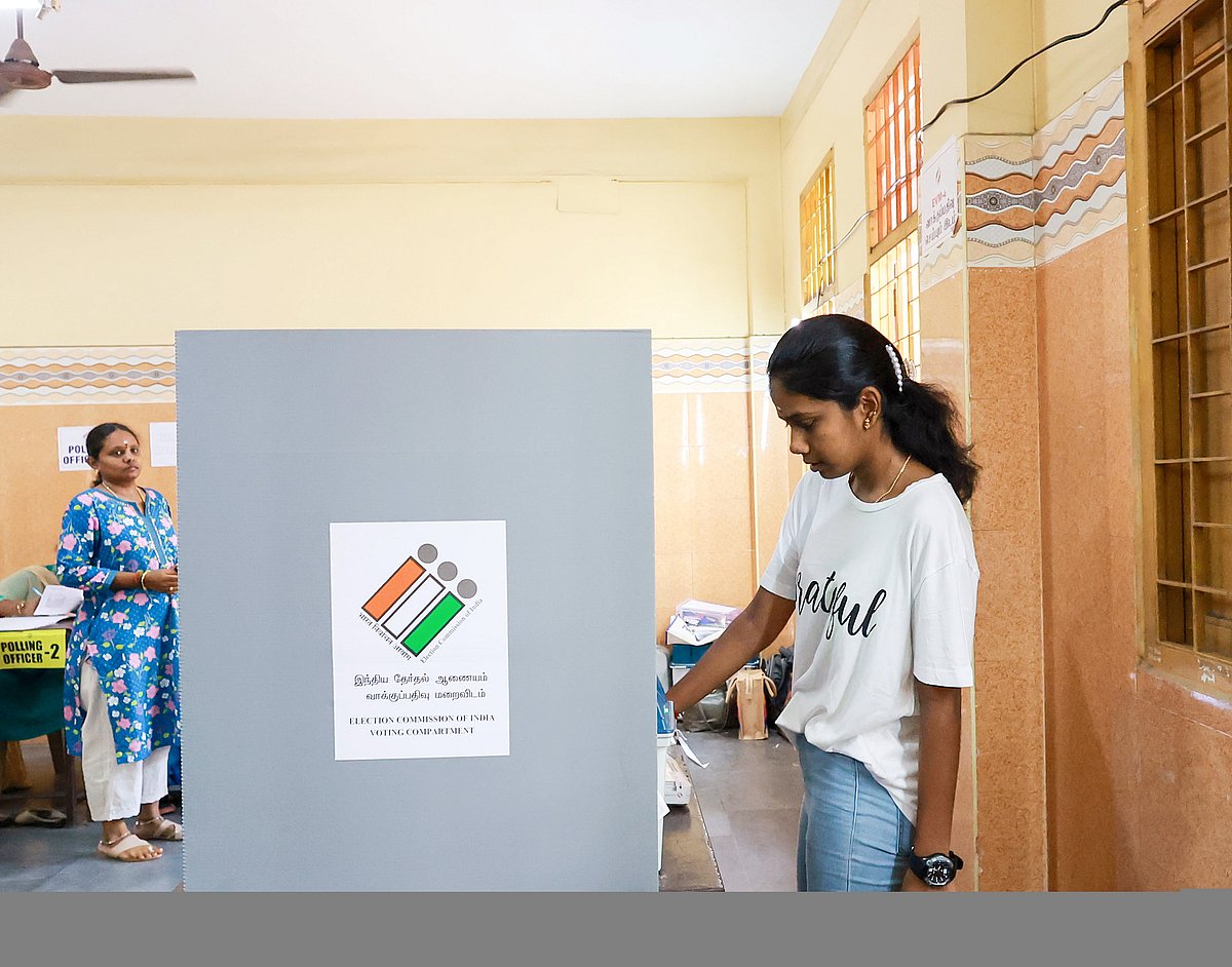 தமிழகம், புதுச்சேரி பேரவைத் தோ்தல் தேதி: மாா்ச் மத்தியில் அறிவிக்க வாய்ப்பு