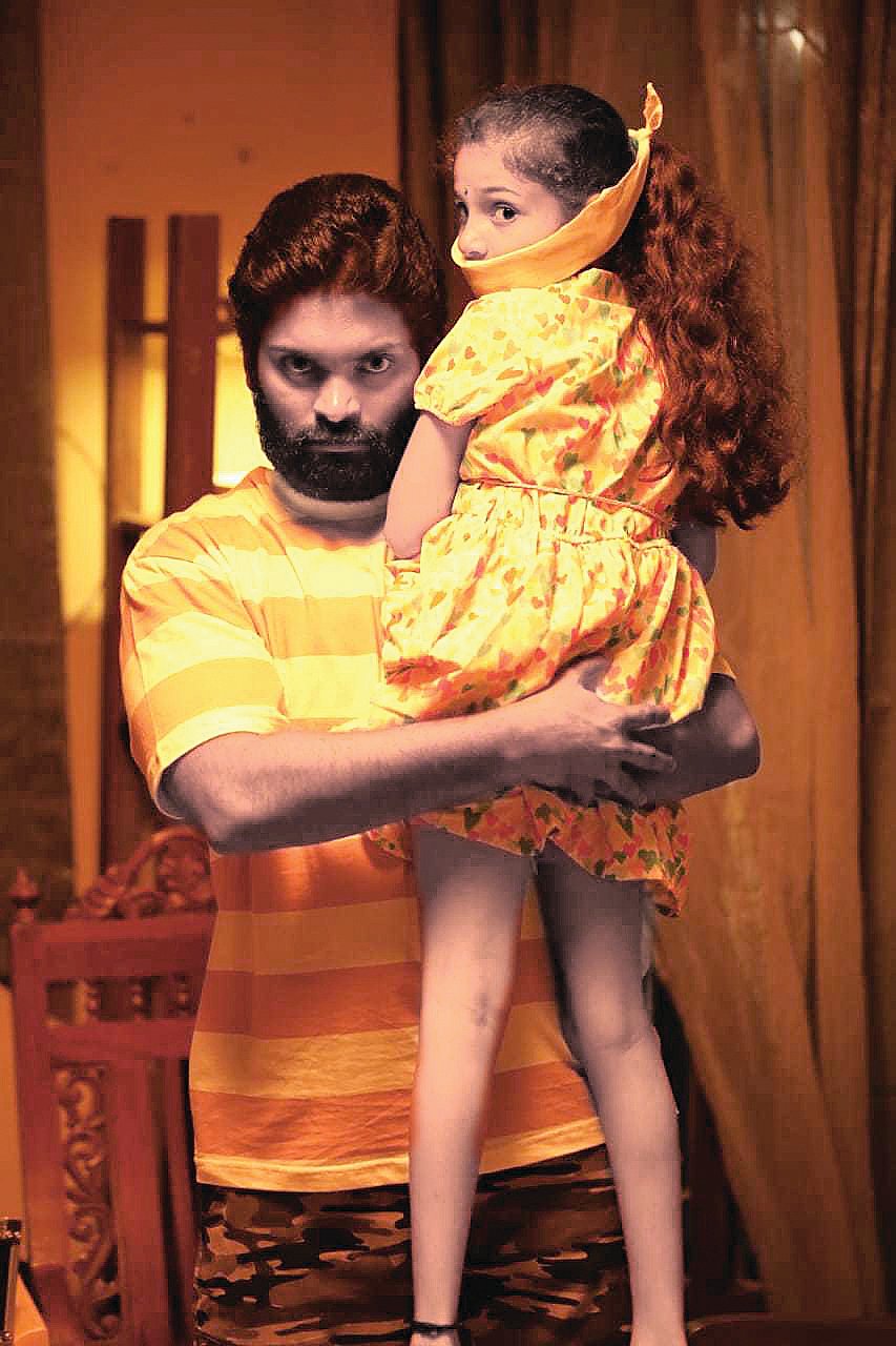 சாலையில் நின்று பார்க்கும் சாமானியன்!