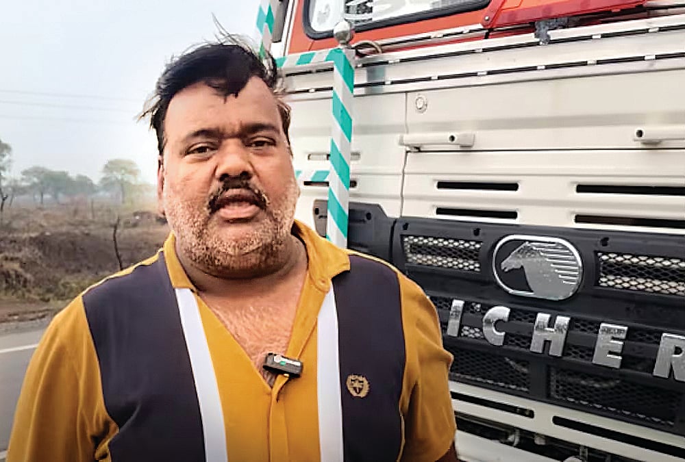 நட்சத்திர 'லாரி ஓட்டுநர்'!