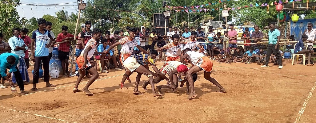 வாடிப்பட்டியில் மாவட்ட அளவிலான கபடி, கையுந்துபந்து போட்டிகள் தொடக்கம்