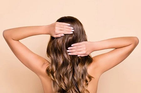 முடி உதிர்தல் பிரச்னையா? முதலில் காரணத்தைத் தெரிந்துகொள்ளுங்கள்!