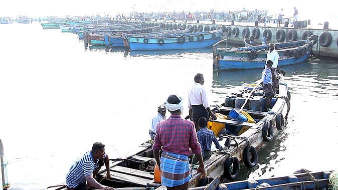 ராமேசுவரம் மீனவா்கள் 13 பேருக்கு காவல் நீட்டிப்பு!