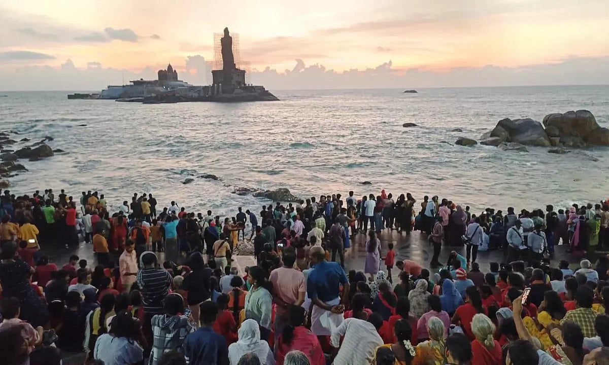 கன்னியாகுமரிக்கு ஒரே மாதத்தில் 2 லட்சம் சுற்றுலாப் பயணிகள் வருகை!