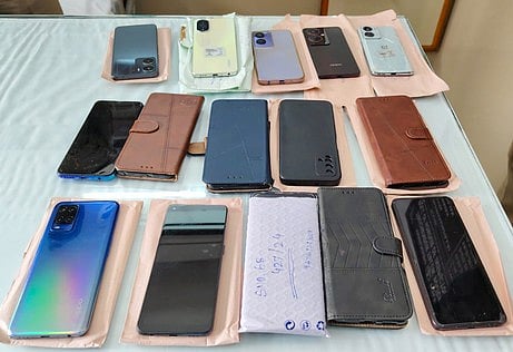 மாயமான 333 கைப்பேசிகள் 
கண்டுபிடித்து ஒப்படைப்பு