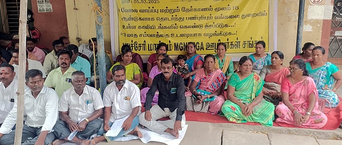 புதுச்சேரியில் தேசிய சுகாதார திட்ட ஊழியா்கள் போராட்டம் வாபஸ்