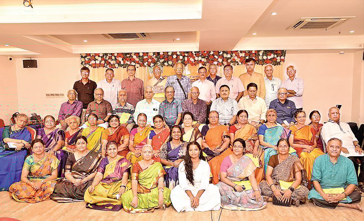 இசை புதிது...