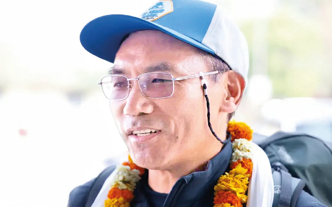 அறுபத்து மூன்று வயதில் மலையேற்றம்...