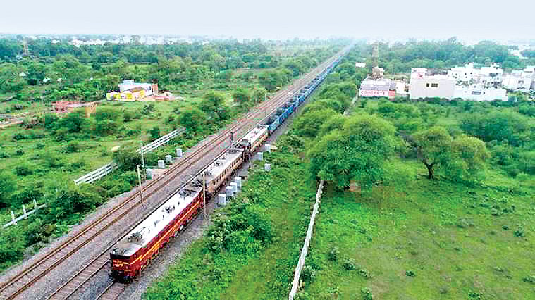 வாசுகி சரக்கு ரயில்...