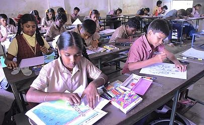 பள்ளி மாணவா்களுக்கான நலத் திட்டங்கள்: புதிய கண்காணிப்பு அதிகாரிகள் நியமனம்