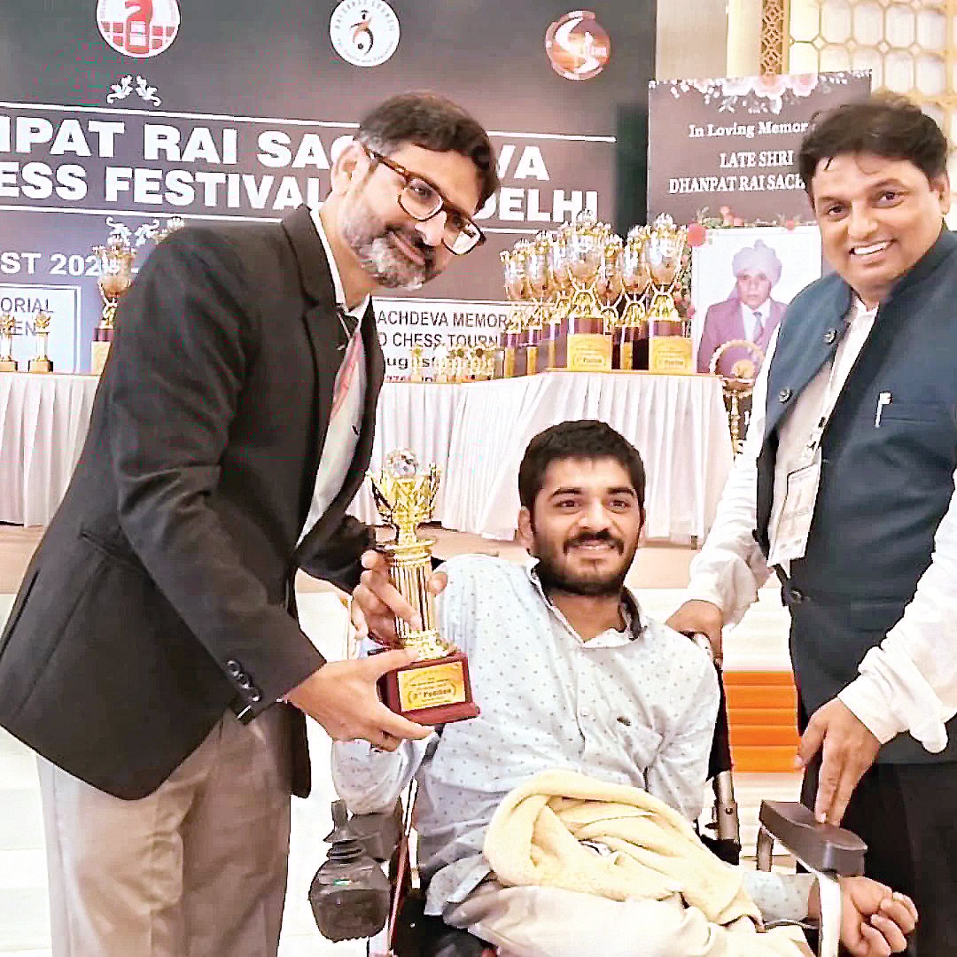 செஸ்' ஸில் சாதித்த இளைஞர்! 