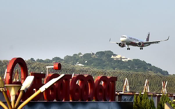 சென்னை சா்வதேச விமான 
நிலையத்தில் திடீா் தீ விபத்து