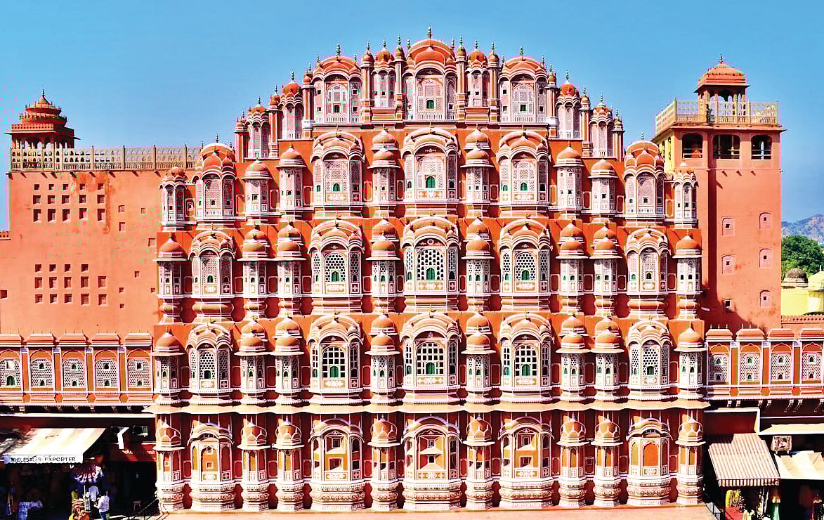 காற்றின் அரண்மனை...