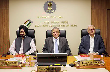 தலைமைத் தோ்தல் ஆணையருக்கு எதிராக பதவி நீக்கத் தீா்மானம்? ‘எதிா்க்கட்சிகள் கூட்டாக முடிவெடுக்கும்’