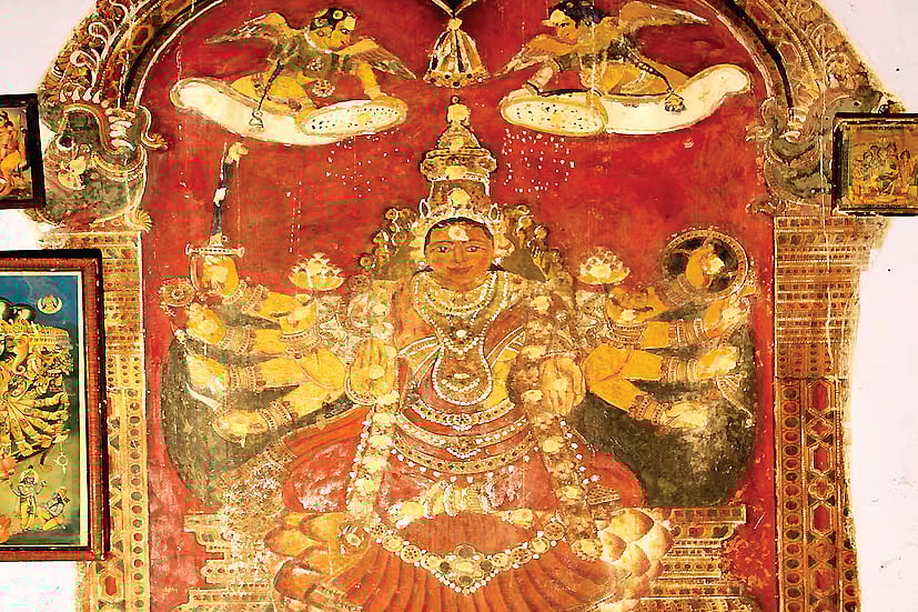 பழைமையான போடி அரண்மனை ஓவியங்கள்...