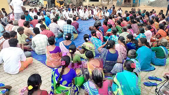 ராமநாதபுரம் அருகே விமான நிலையம் அமைக்க எதிா்ப்பு: தோ்தலை புறக்கணிக்க மக்கள் முடிவு