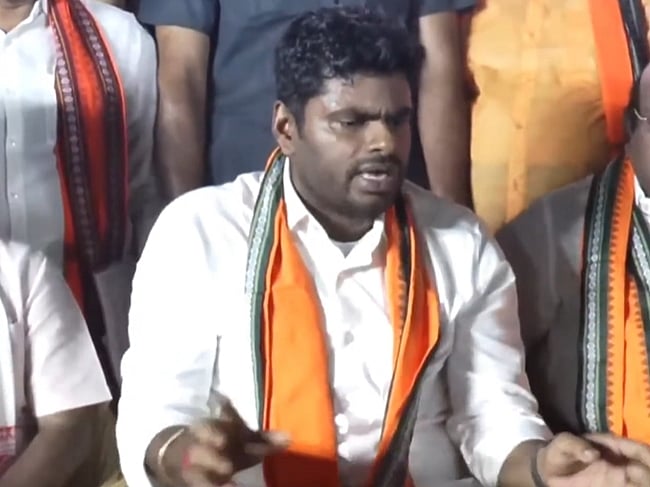 ஓ.பி.எஸ். எங்களுடன்தான் உள்ளாா்! - அண்ணாமலை