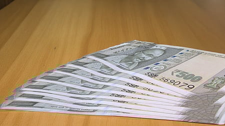 ‘திருப்பத்தூா் ஒழுங்குமுறை விற்பனை கூடத்தில் 
விளை பொருள்களுக்கேற்ப ரூ. 5 லட்சம் வரை கடனுதவி’