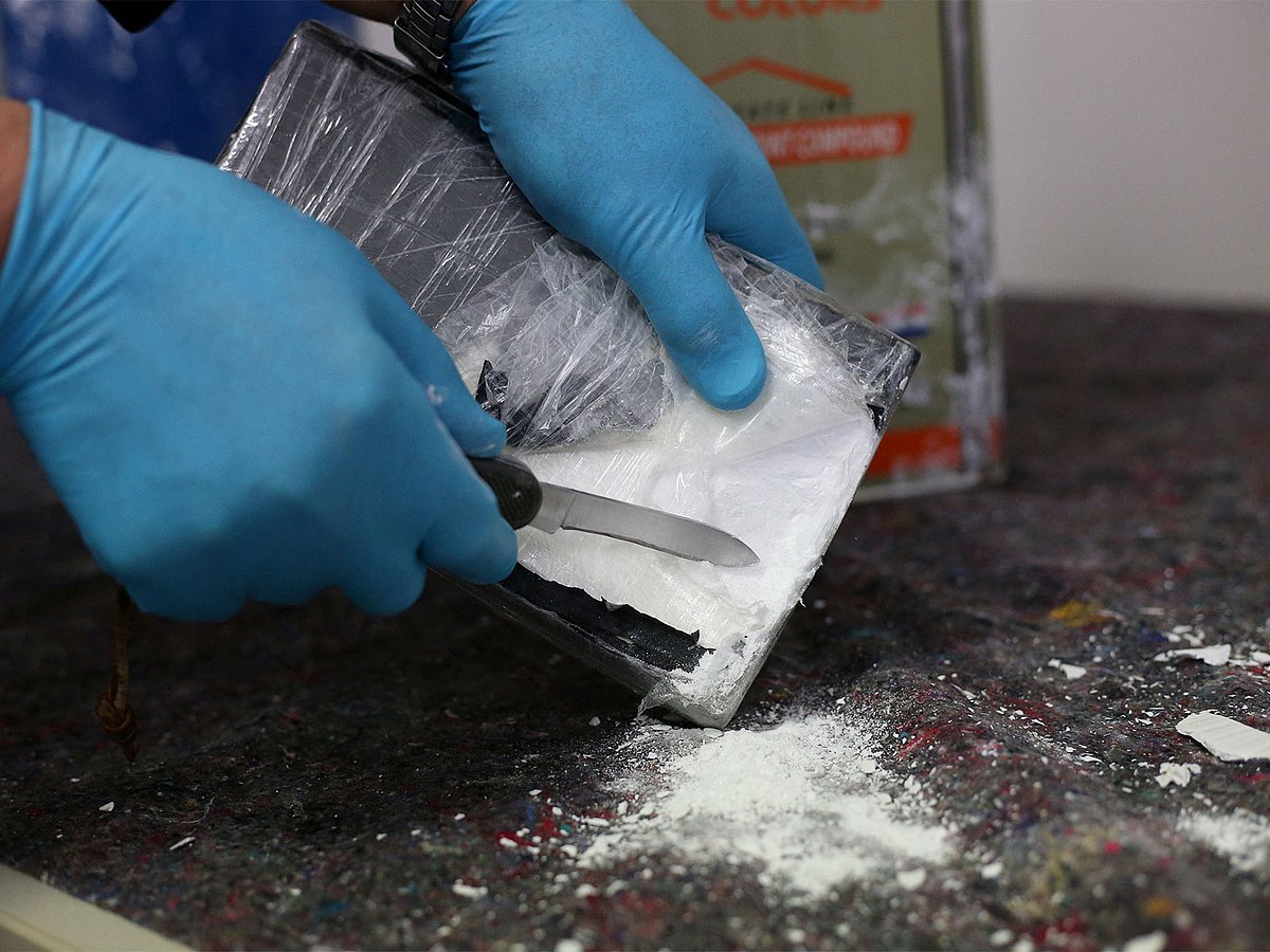 போதைப்பொருள் கடத்தல்:  நேபாள விமான நிலையத்தில் இந்தியர்கள் 2 பேர் கைது 