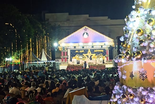 களைகட்டிய கிறிஸ்துமஸ்: தேவாலயங்களில் சிறப்பு பிரார்த்தனை! 