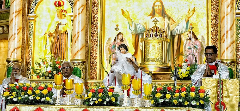 தேவாலயங்களில் கிறிஸ்துமஸ் விழா கொண்டாட்டம்