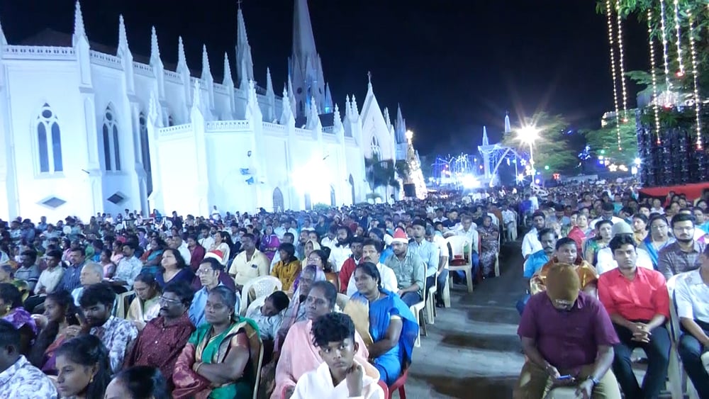 சென்னை சாந்தோம் தேவாலயத்தில் கிறிஸ்துமஸ் பண்டிகை கோலாகலம்!