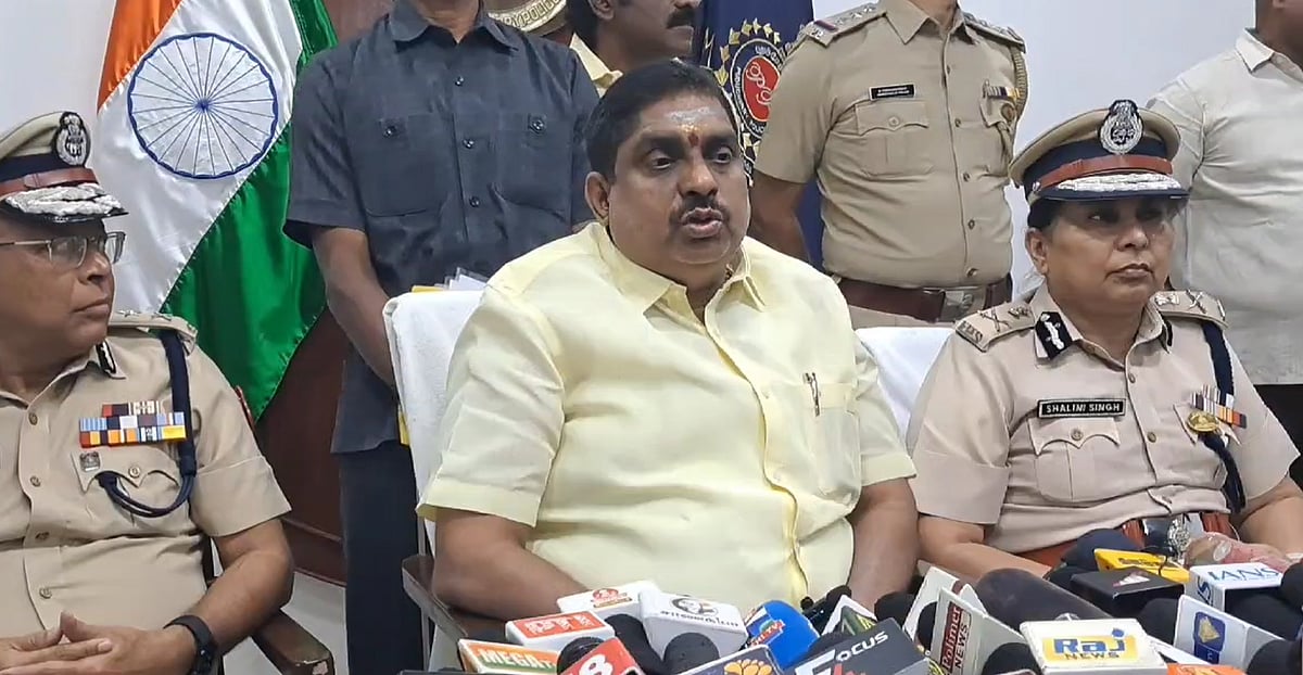 புத்தாண்டு கொண்டாட்டம்: புதுச்சேரியில் பாதுகாப்புப் பணியில் 1,000 காவலர்கள்!  