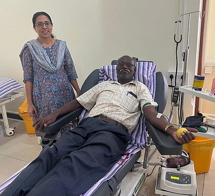 101-ஆவது முறை ரத்த தானம்
செய்த சமூக ஆா்வலா்