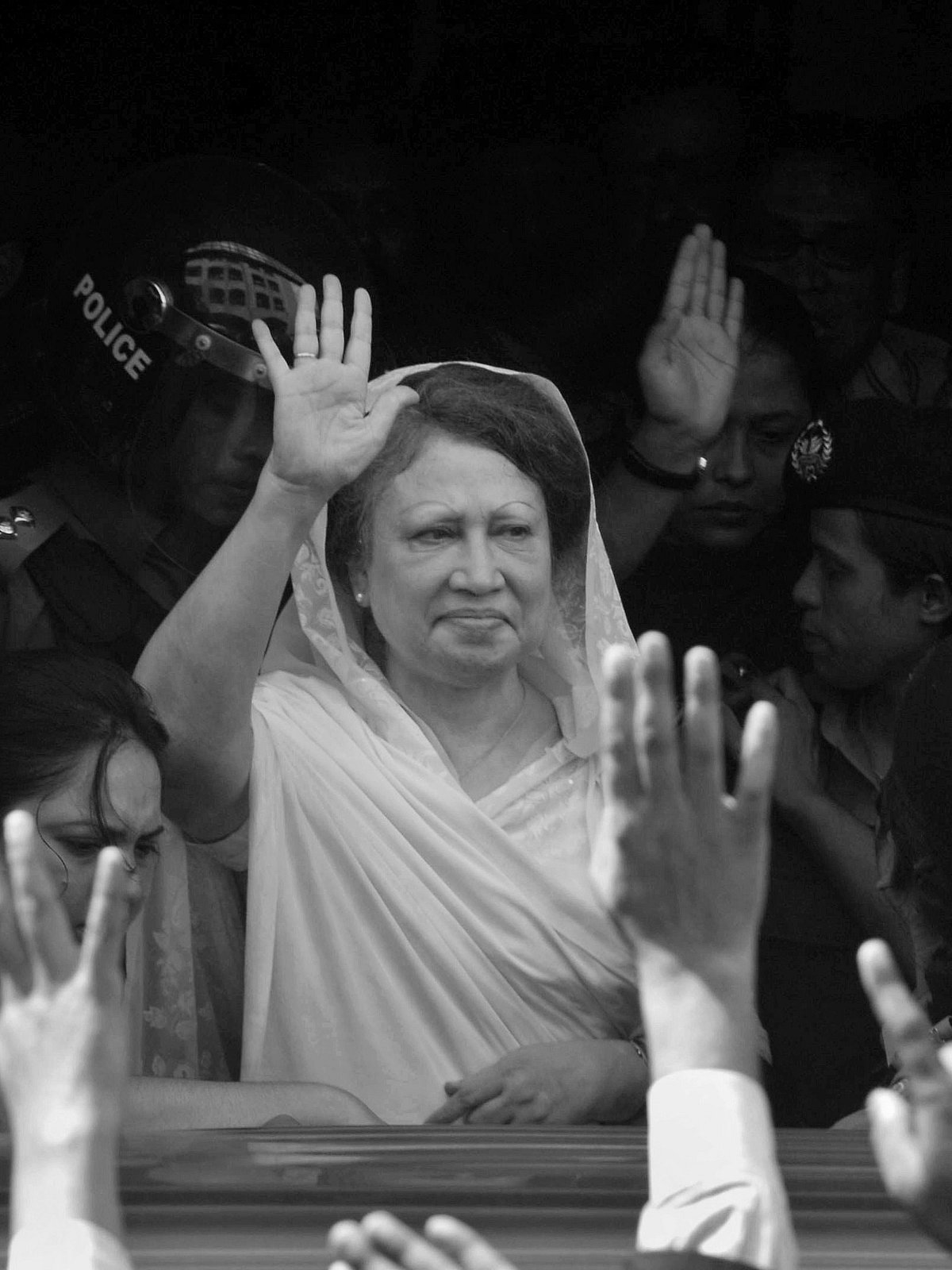 விடைபெற்றார் கலீதா ஜியா!