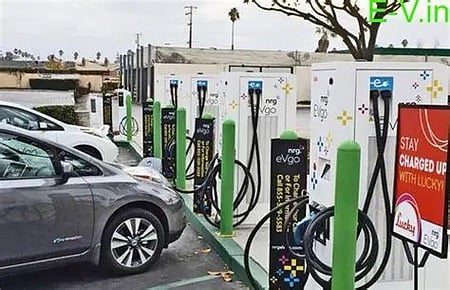 தில்லியின் புதிய மின்சார வாகனக் கொள்கை: பொது சாா்ஜிங் உள்கட்டமைப்பில் கவனம் செலுத்த வாய்ப்பு