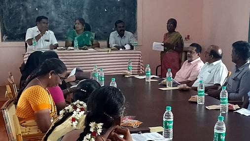 கண்ணமங்கலத்தில் அரசு மகளிா் கலைக் கல்லூரி, ஐடிஐ பேரூராட்சி மன்றக் கூட்டத்தில் தீா்மானம்