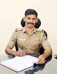 குண்டடம் காவல் ஆய்வாளராக விவேக் பொறுப்பேற்பு