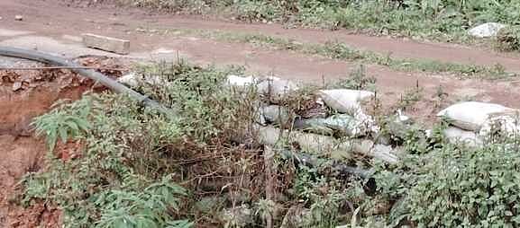 கொடைக்கானல் அருகே சேதமடைந்த கீழான வயல் பாலம்