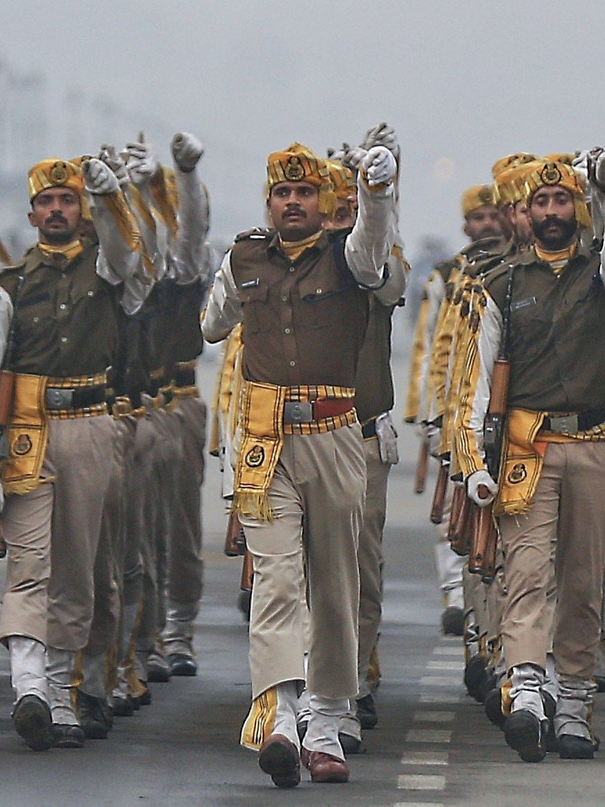 கடும் பனிக்கு இடையே, தில்லியில் குடியரசு தின அணிவகுப்பு ஒத்திகை!