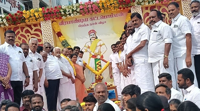 கரூரில் வீரபாண்டிய கட்டபொம்மன் சிலைக்கு மாலை அணிவித்து மரியாதை