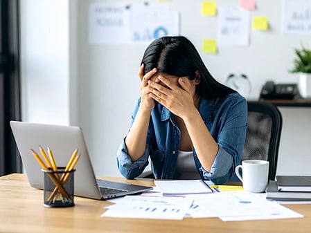 இந்த அறிகுறிகள் எல்லாம் இருக்கிறதா? மன அழுத்தமாக இருக்கலாம்!