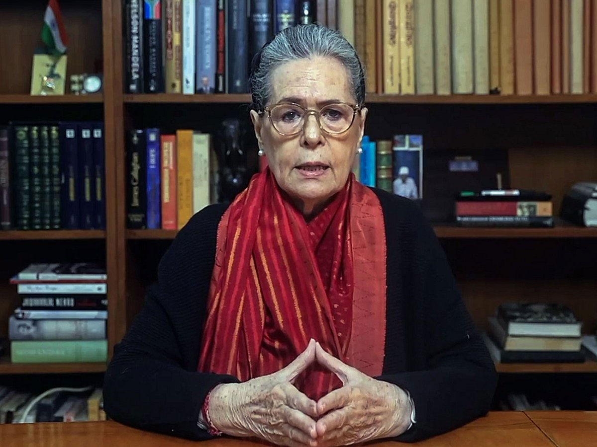 1980 இல் வாக்காளா் பட்டியல் முறைகேடு குற்றச்சாட்டு - சோனியா காந்தி பதில் தாக்கல்