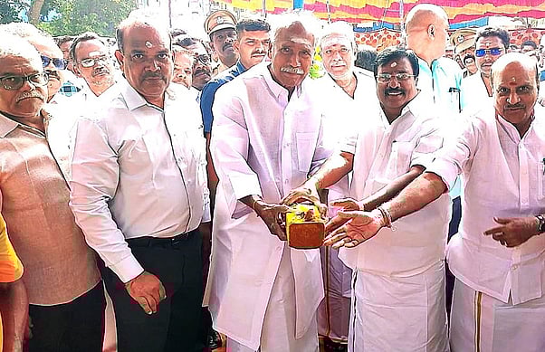 ரூ.60 கோடியில் நீா்தேக்கத் தொட்டி
முதல்வா் ரங்கசாமி அடிக்கல்