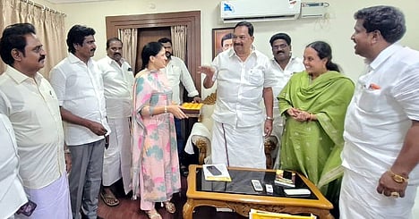 காஞ்சிபுரம் அருகே பொன்னேரிக்கரையில் புதிய பேருந்து நிலையம் அமைக்க உயா்நீதிமன்றம் உத்தரவு