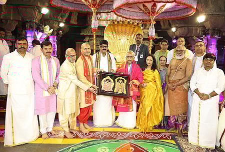 திருமலையில் மோரீஷிஸ் அதிபா் வழிபாடு