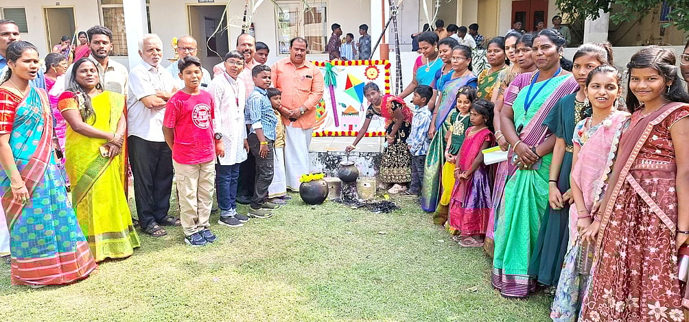 பள்ளியில் பொங்கல் விழா