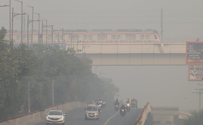 தில்லியில் தொடா்ந்து ‘மோசம்’ பிரிவில் காற்றின் தரம்