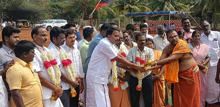 குச்சனூரில் நவீன எரிவாயு தகன மேடைக்கு அடிக்கல்