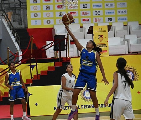 தேசிய சீனியா் கூடைப்பந்து: தமிழக அணிகள் வெற்றி