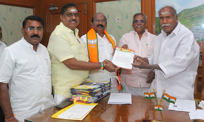 பொங்கல் பரிசு ரூ.5,000 வழங்க புதுச்சேரி முதல்வரிடம் பாஜக கோரிக்கை