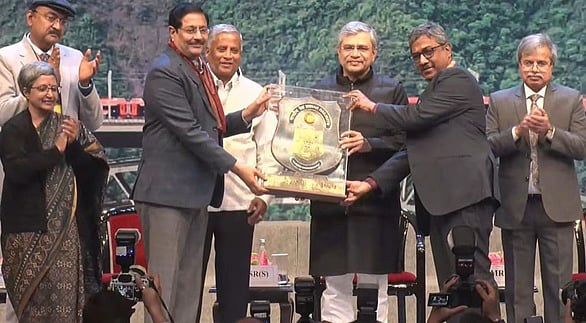 தெற்கு ரயில்வேக்கு 3 செயல்திறன் கேடயங்கள்