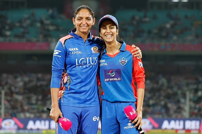 மும்பை இந்தியன்ஸுக்கு எதிராக தில்லி கேபிடல்ஸ் பந்துவீச்சு!