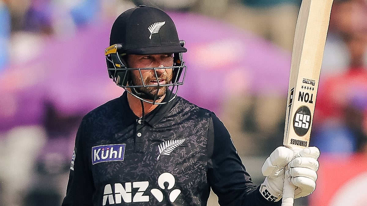 முதல் ஒருநாள்: மூவர் அரைசதம் விளாசல்; இந்தியாவுக்கு 301 ரன்கள் இலக்கு!