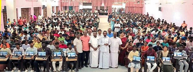 வீட்டு வசதி வாரியம் பயன்படுத்தாத 16 ஆயிரம் ஏக்கா் நிலம் உரியவா்களிடம் ஒப்படைப்பு: அமைச்சா் சு.முத்துசாமி